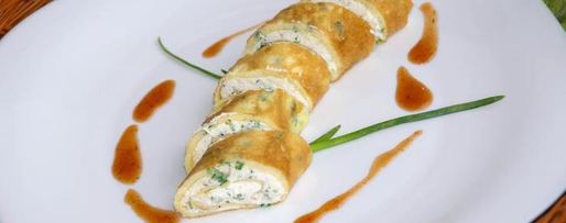 Шаг 8: канапе из омлета с творогом