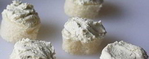 Шаг 1: канапе на шпажках с салями