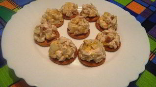 Рецепт Канапе с ананасами, курицей и апельсинами