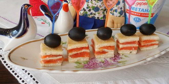 Рецепт канапе с блинами и семгой