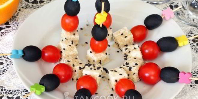 Рецепт канапе с брынзой и помидорами черри