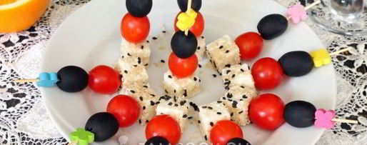 Шаг 5: канапе с брынзой и помидорами черри