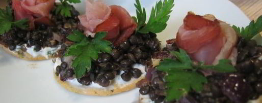 Шаг 14: канапе с черной чечевицей фуршетные