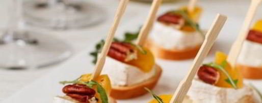 Шаг 7: канапе с камамбером и персиком