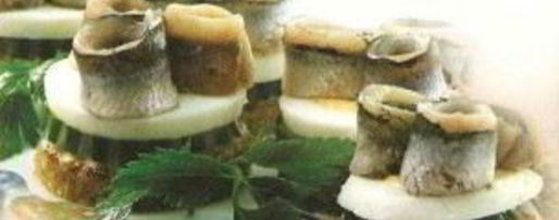 Шаг 3: канапе с килькой