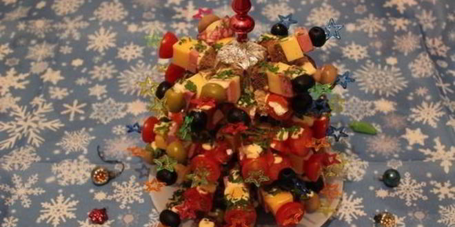 Рецепт канапе с колбасой и сыром