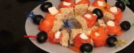 Шаг 3: канапе с колбасой и сыром