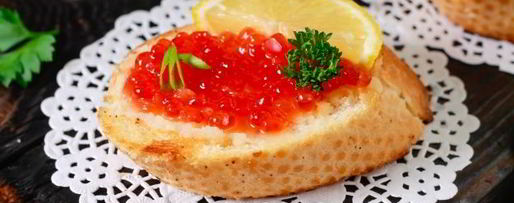 Шаг 11: канапе с красной икрой