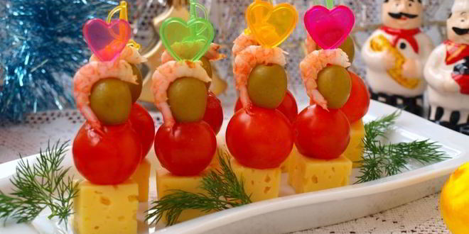 Рецепт канапе с креветками, сыром и черри