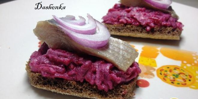 Рецепт канапе с лососем и свеклой