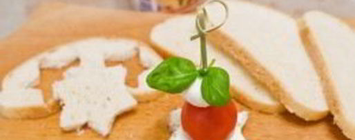 Шаг 2: канапе с моцареллой к шампанскому