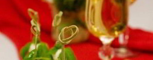 Шаг 3: канапе с моцареллой к шампанскому