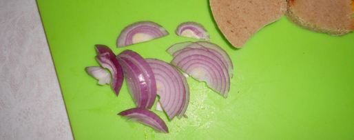 Шаг 1: канапе с сельдью и свеклой