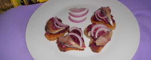 Шаг 3: канапе с сельдью и свеклой