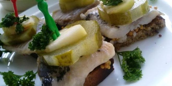 Рецепт канапе с сельдью