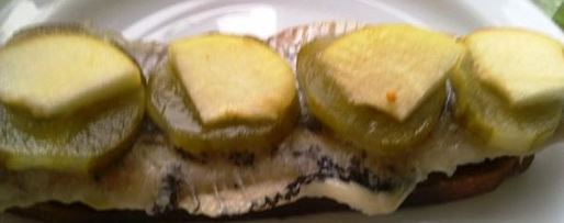 Шаг 7: канапе с сельдью