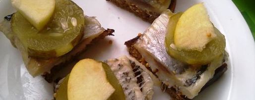 Шаг 8: канапе с сельдью