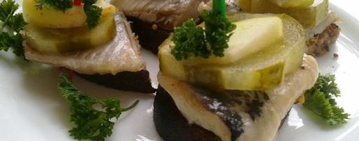 Шаг 9: канапе с сельдью