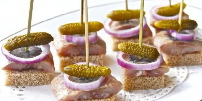 Рецепт канапе с селедкой