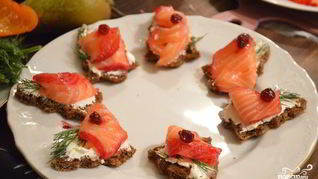 Рецепт Канапе с семгой и сыром
