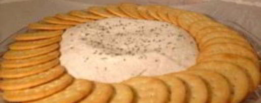 Шаг 2: канапе с сырной массой и сладким перцем