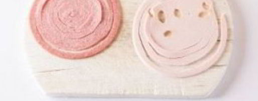 Шаг 2: канапе с сыром и колбасой