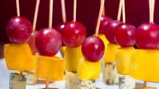 Рецепт Канапе с виноградом