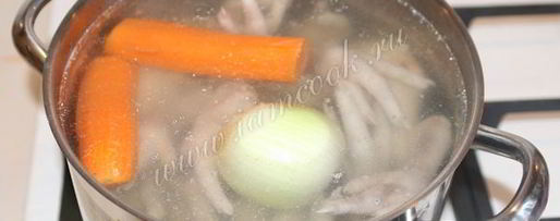 Шаг 3: холодца из куриных ножек без желатина