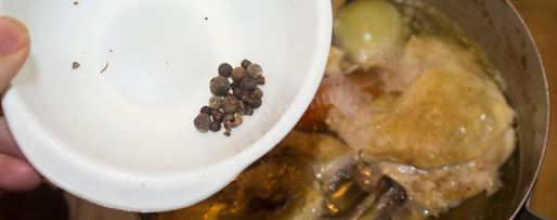 Шаг 13: холодца из курицы и свиных ножек