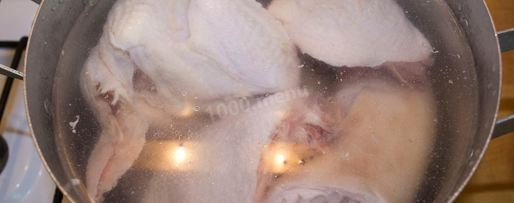 Шаг 7: холодца из курицы и свиных ножек