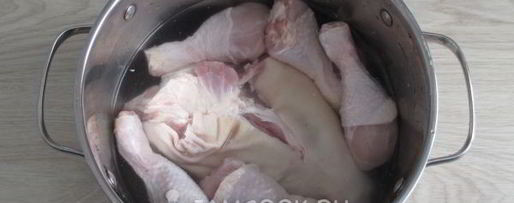 Шаг 8: холодца из свиной рульки и курицы