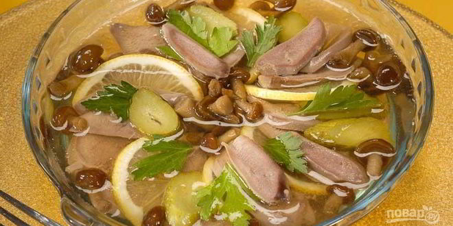 Рецепт холодца с маринованными огурцами