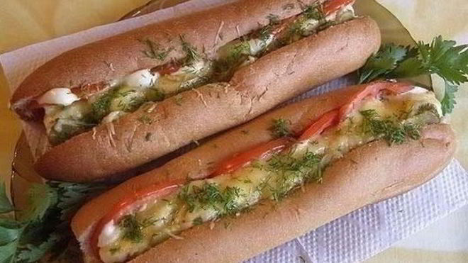 Рецепт Хот-дога с огурцом по-домашнему