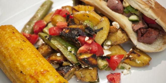 Рецепт хот-дога с сердцем индейки, овощами и брынзой