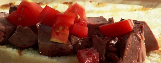 Шаг 8: хот-дога с сердцем индейки, овощами и брынзой