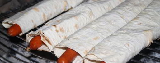 Шаг 4: хотдогов с венгерскими колбасками в лаваше на мангале