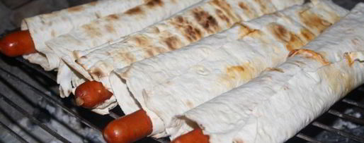 Шаг 5: хотдогов с венгерскими колбасками в лаваше на мангале