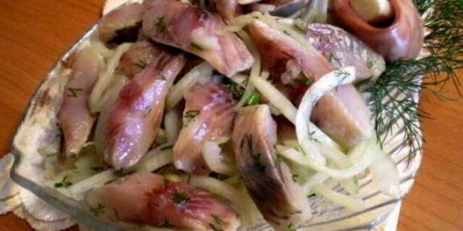 Рецепт маринованной сельди с луком