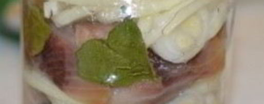 Шаг 6: маринованной сельди с луком