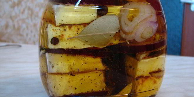 Рецепт маринованного сыра с белой плесенью по-чешски