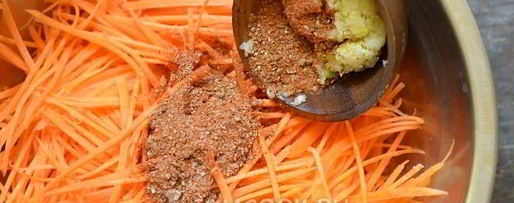 Шаг 5: корейской моркови с луком