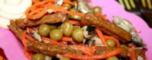 Шаг 2: корейской морковки с сухариками