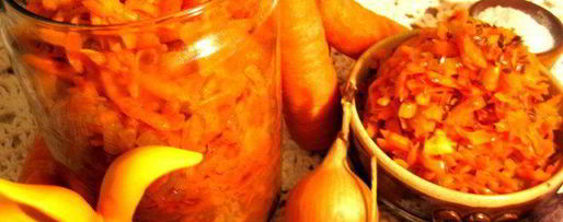 Шаг 13: моркови по-корейски с луком