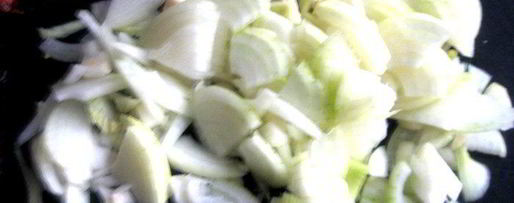 Шаг 3: моркови по-корейски с луком