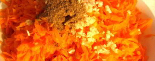 Шаг 7: моркови по-корейски с луком