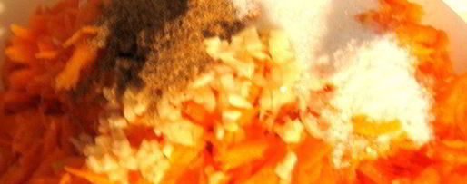 Шаг 8: моркови по-корейски с луком