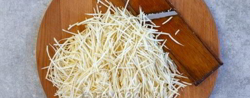 Шаг 2: моркови по-корейски с сельдереем