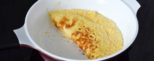 Шаг 8: французского омлета с начинкой из сыра и зеленью