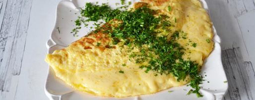 Шаг 9: французского омлета с начинкой из сыра и зеленью