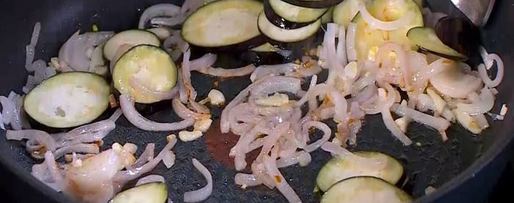 Шаг 3: фриттаты с овощами и сыром